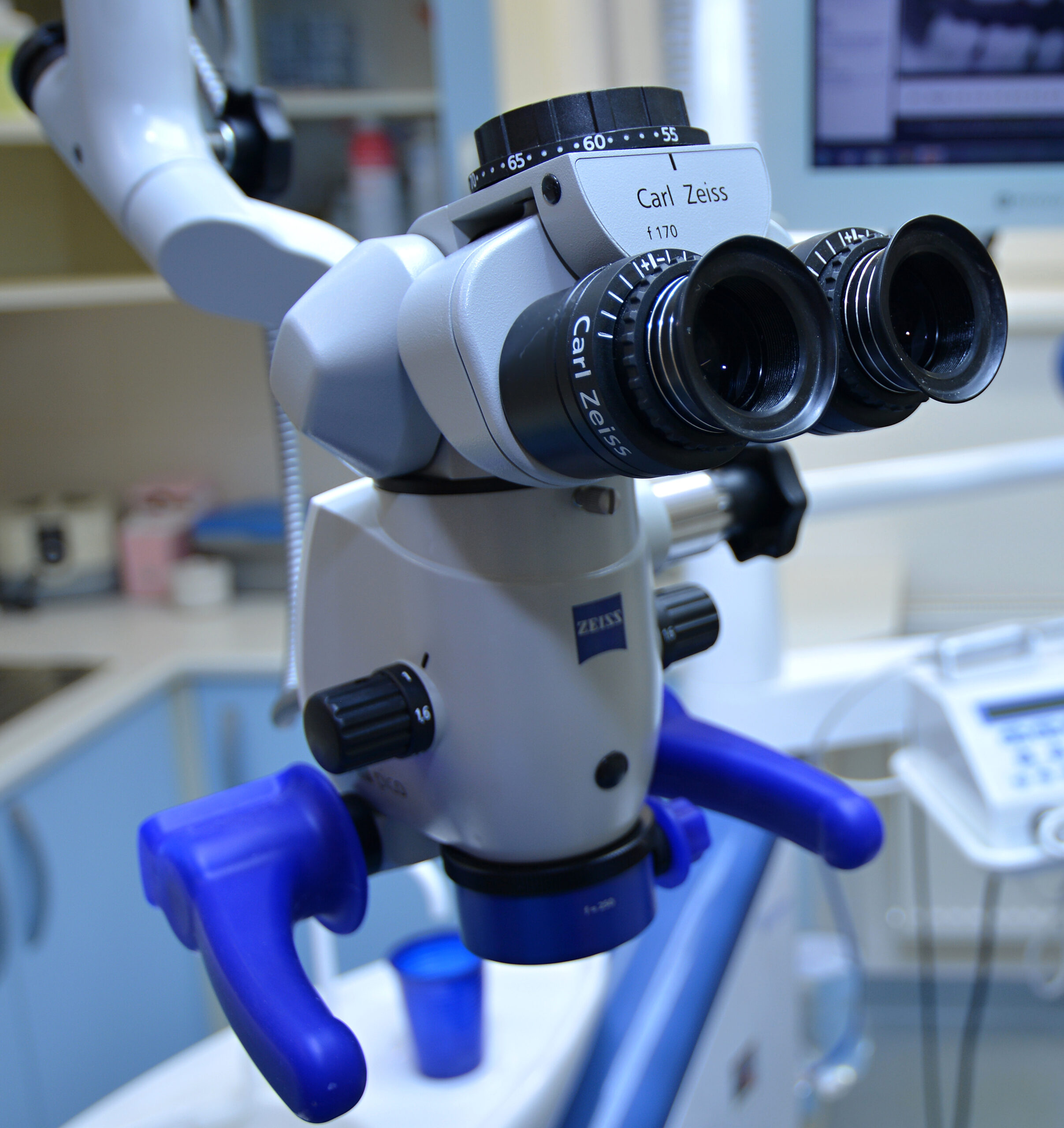 mikroskopicka_endodoncie_-_noh_3890a