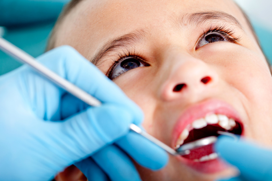 sedace_detskych_pacientu_-_photodune-1302289-kid-at-the-dentist-s